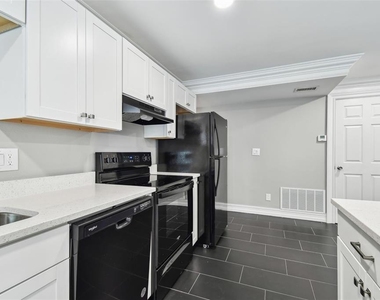 2942 W Bay Drive - Photo Thumbnail 16
