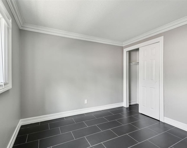 2942 W Bay Drive - Photo Thumbnail 27