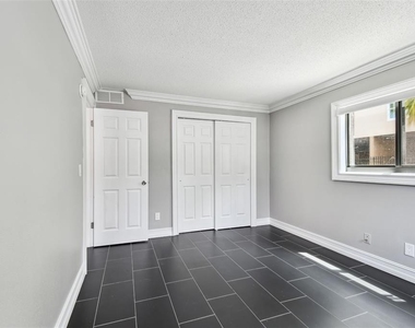 2942 W Bay Drive - Photo Thumbnail 31