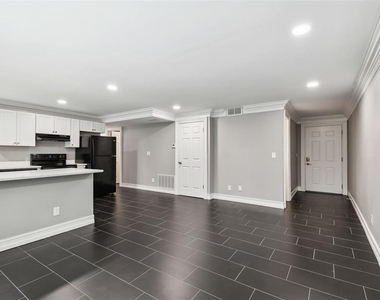 2942 W Bay Drive - Photo Thumbnail 9