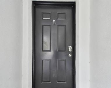2942 W Bay Drive - Photo Thumbnail 4