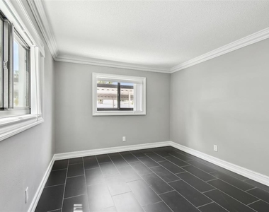 2942 W Bay Drive - Photo Thumbnail 29
