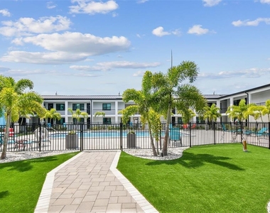 2942 W Bay Drive - Photo Thumbnail 29