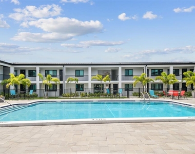 2942 W Bay Drive - Photo Thumbnail 33
