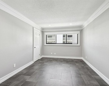 2942 W Bay Drive - Photo Thumbnail 17