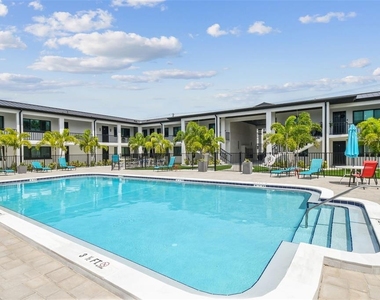 2942 W Bay Drive - Photo Thumbnail 35