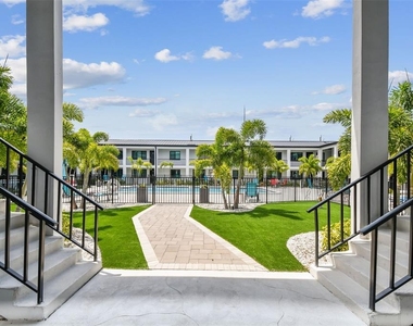 2942 W Bay Drive - Photo Thumbnail 28