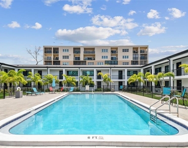 2942 W Bay Drive - Photo Thumbnail 37