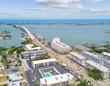 2942 W Bay Drive - Photo Thumbnail 46