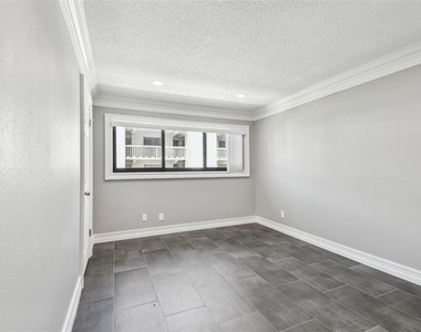 2942 W Bay Drive - Photo Thumbnail 15
