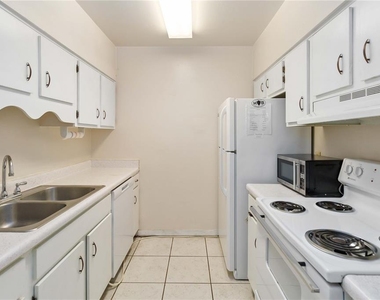 2500 Lee Road - Photo Thumbnail 11