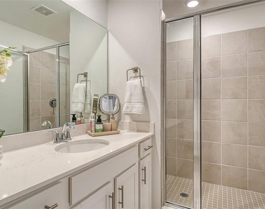 12140 Wellen Golf Street - Photo Thumbnail 31