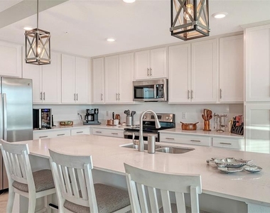 12140 Wellen Golf Street - Photo Thumbnail 17