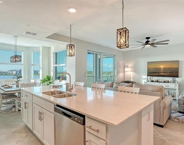 12140 Wellen Golf Street - Photo Thumbnail 24