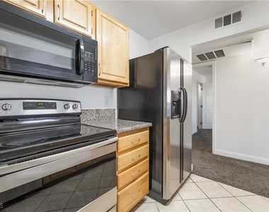 5055 W Hacienda Avenue - Photo Thumbnail 16