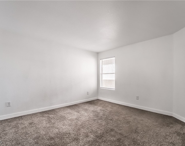 5055 W Hacienda Avenue - Photo Thumbnail 27
