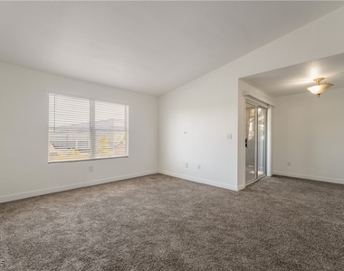 5055 W Hacienda Avenue - Photo Thumbnail 4