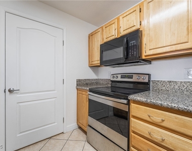 5055 W Hacienda Avenue - Photo Thumbnail 14