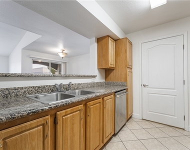5055 W Hacienda Avenue - Photo Thumbnail 13