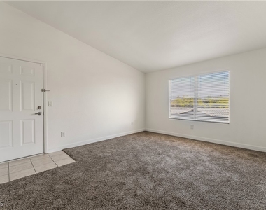 5055 W Hacienda Avenue - Photo Thumbnail 5
