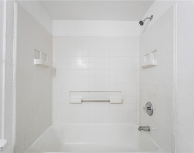 5055 W Hacienda Avenue - Photo Thumbnail 19