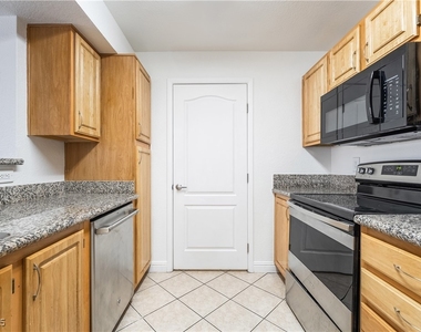 5055 W Hacienda Avenue - Photo Thumbnail 12