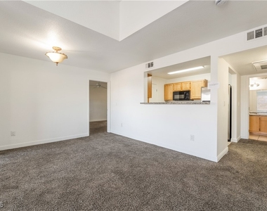 5055 W Hacienda Avenue - Photo Thumbnail 8