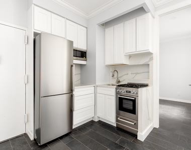 304 West 92nd Street - Photo Thumbnail 3