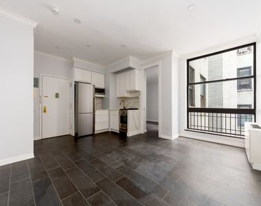 304 West 92nd Street - Photo Thumbnail 2