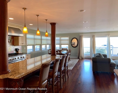 919 N Ocean Avenue - Photo Thumbnail 3