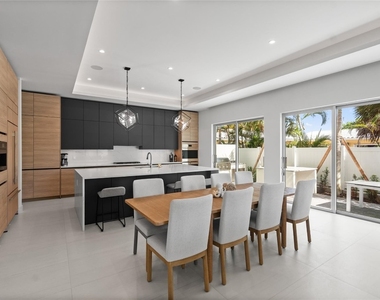 221 Shore Court - Photo Thumbnail 18