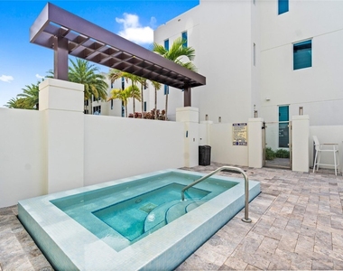 221 Shore Court - Photo Thumbnail 12