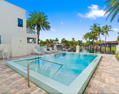 221 Shore Court - Photo Thumbnail 11