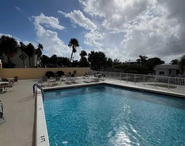1200 Hibiscus Avenue - Photo Thumbnail 23