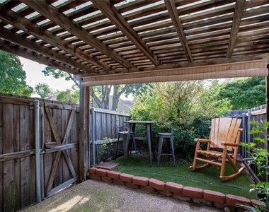 2521 Stanford Court - Photo Thumbnail 15