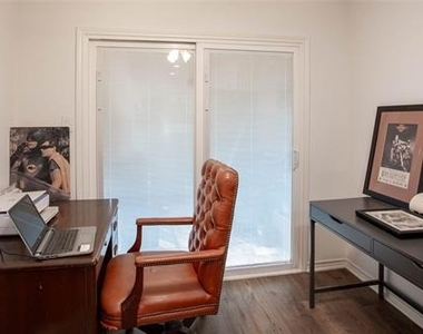 2521 Stanford Court - Photo Thumbnail 8