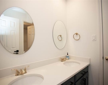 2521 Stanford Court - Photo Thumbnail 12