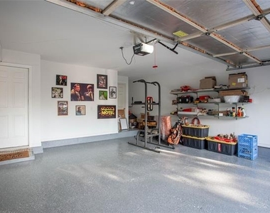 2521 Stanford Court - Photo Thumbnail 9