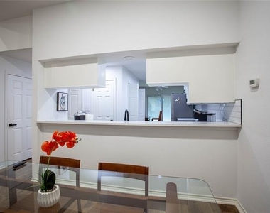 2521 Stanford Court - Photo Thumbnail 4