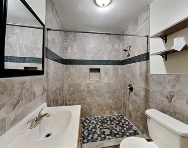 2911 Ryan Avenue - Photo Thumbnail 13