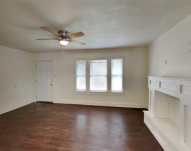 2911 Ryan Avenue - Photo Thumbnail 2