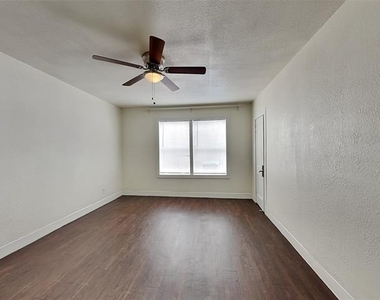 2911 Ryan Avenue - Photo Thumbnail 10