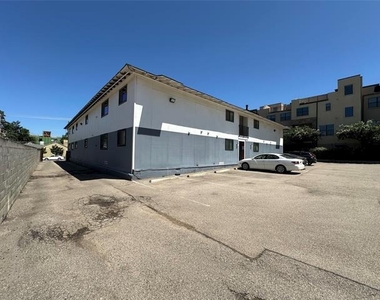 4526 Munger Avenue - Photo Thumbnail 8
