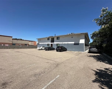 4526 Munger Avenue - Photo Thumbnail 7