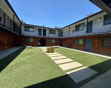 4526 Munger Avenue - Photo Thumbnail 15