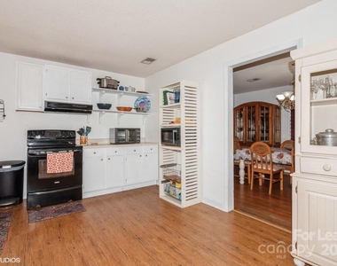 9938 Sandra Lane - Photo Thumbnail 7