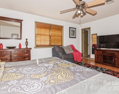 9938 Sandra Lane - Photo Thumbnail 15