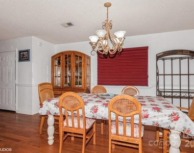 9938 Sandra Lane - Photo Thumbnail 5