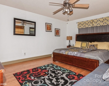 9938 Sandra Lane - Photo Thumbnail 16