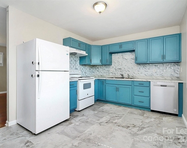 2244 English Drive - Photo Thumbnail 6